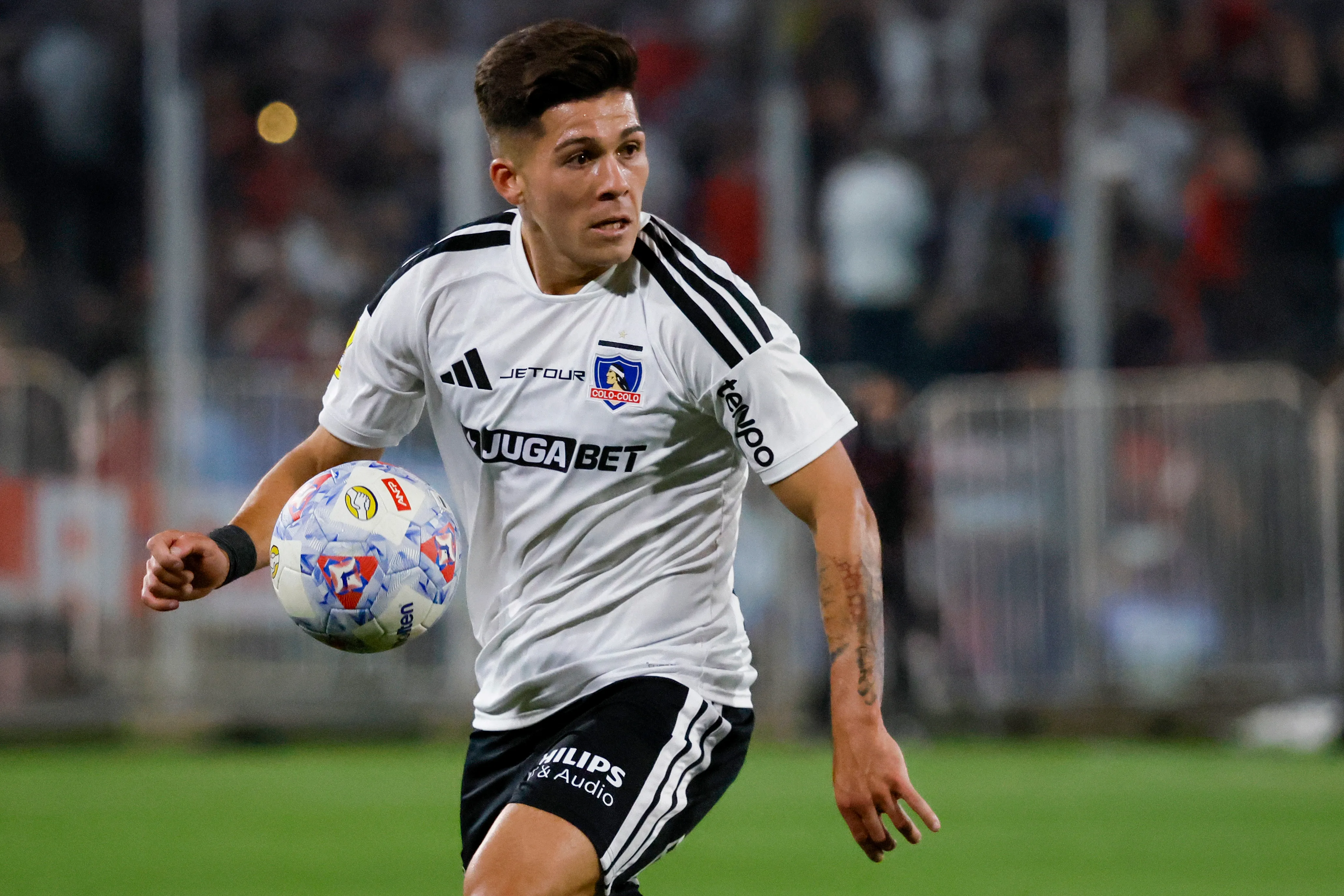 Jorge “Coke” Hevia resalta la labor de Víctor Felipe Méndez en Colo Colo (Foto: 
Andres Pina/Photosport)