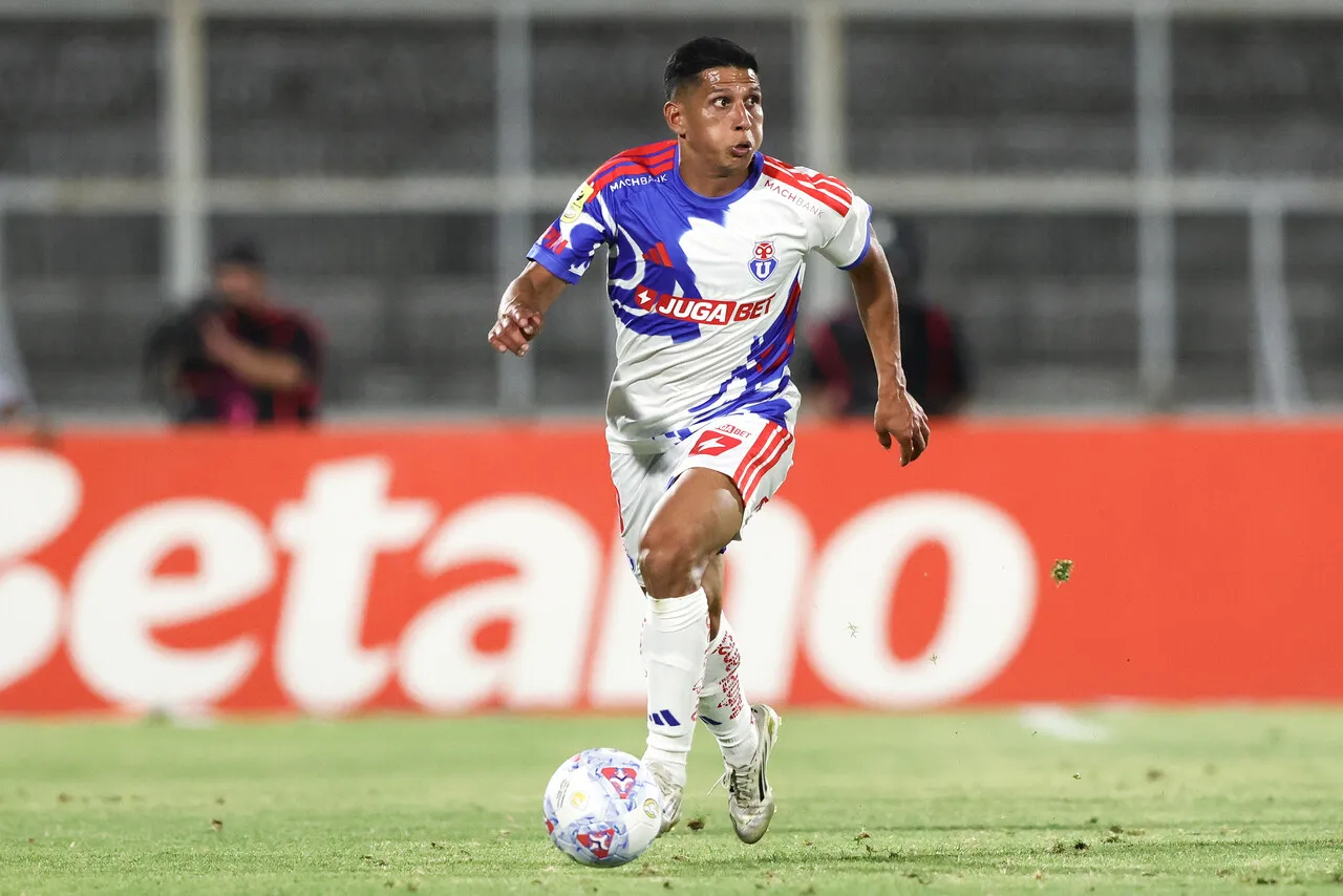 Poblete recibe la crítica de Pinilla en la U | Foto: Photosprot