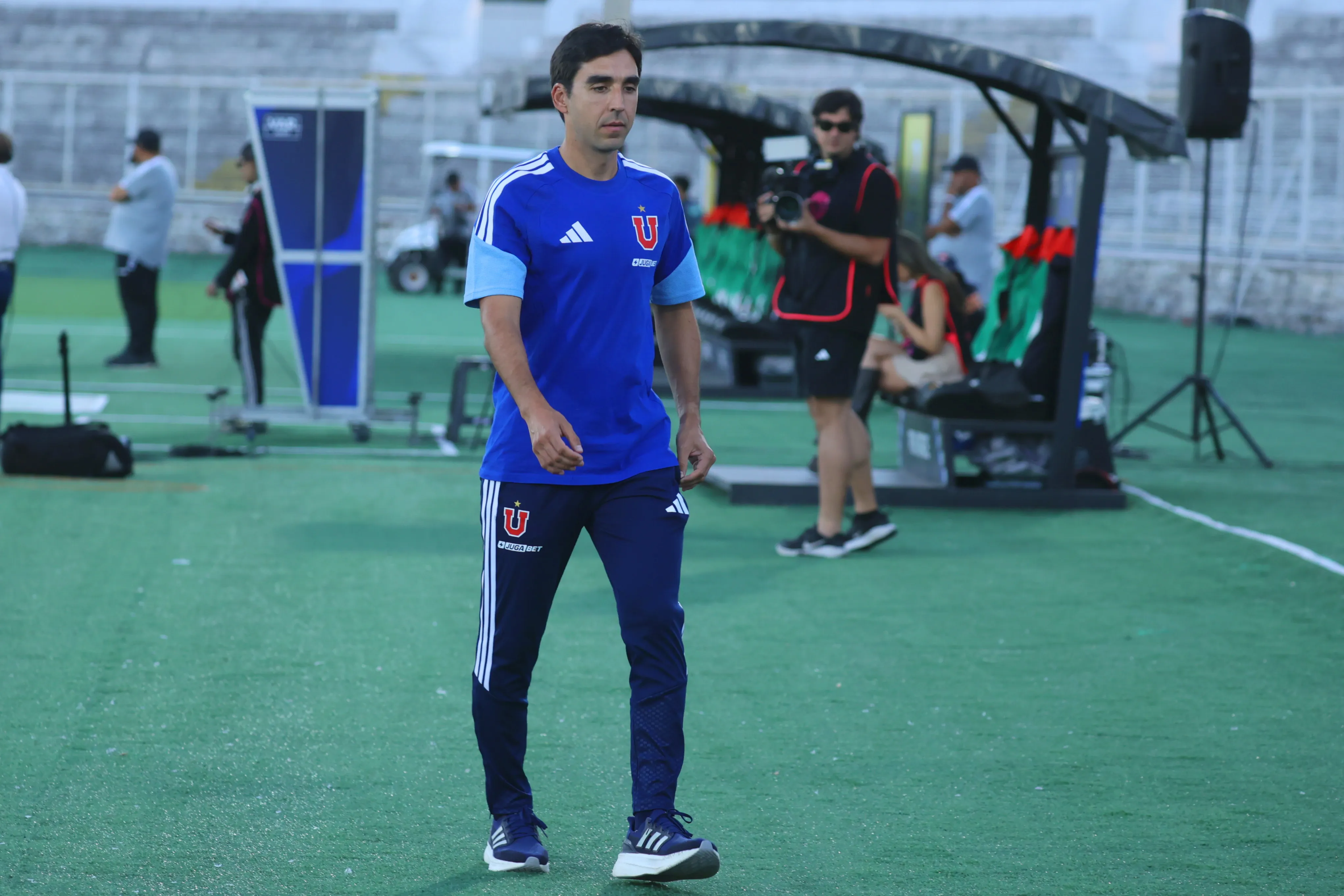 Francisco Meneghini está muy cuestionado en la U luego de ser eliminado por Palestino de la Copa Sudamericana.
