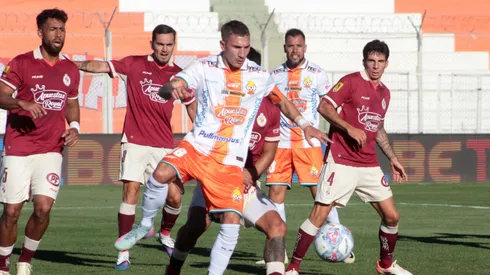Cobresal no pudo en casa ante Deportes La Serena.