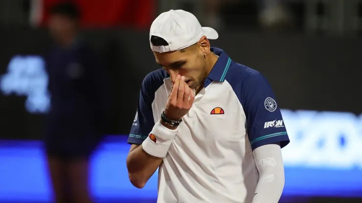Alejandro Tabilo cayó en dos sets ante Sebastián Báez.