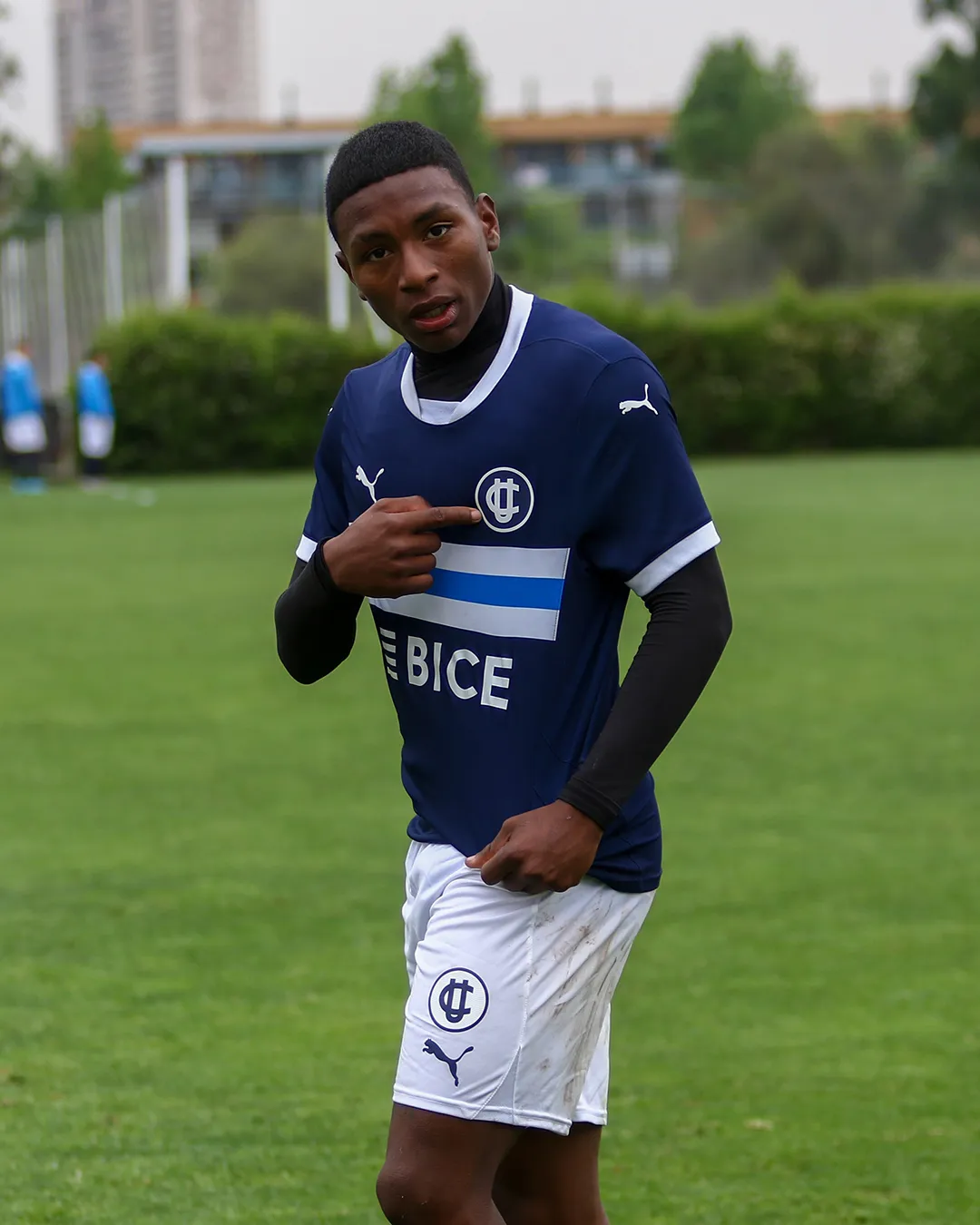 Nicolás Girón puede salir de la UC