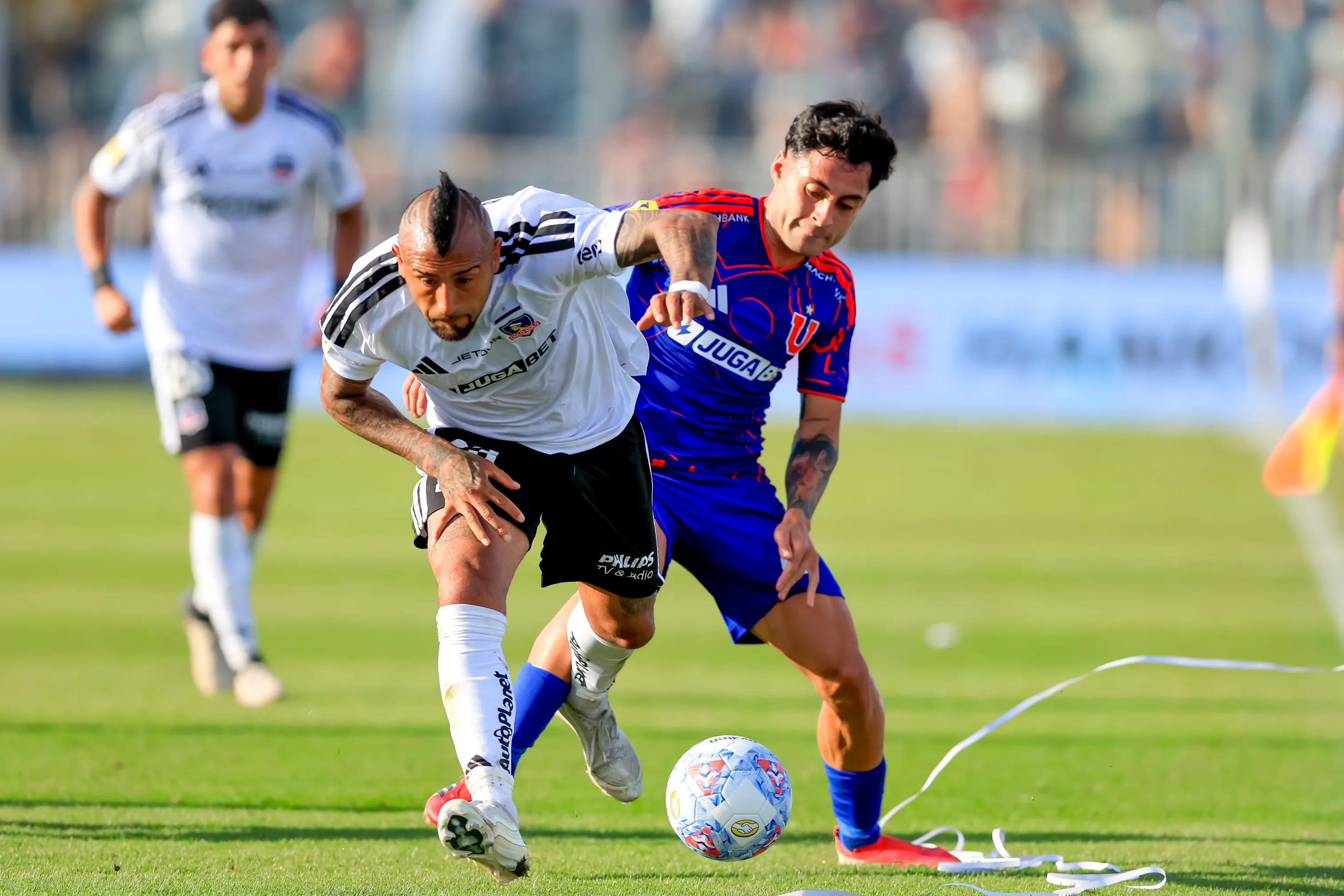 Arturo Vidal no pudo entregarle la victoria a Colo Colo sobre Universidad de Chile. (Imagen: Photosport)