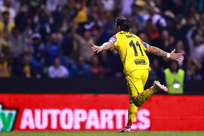 Víctor Dávila lleva tres goles con el América esta temporada. (Foto: Manuel Velásquez/Getty Images)