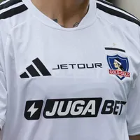 Duro golpe en Macul: defensa estrella de Colo Colo sufre grave lesión y será baja todo el año