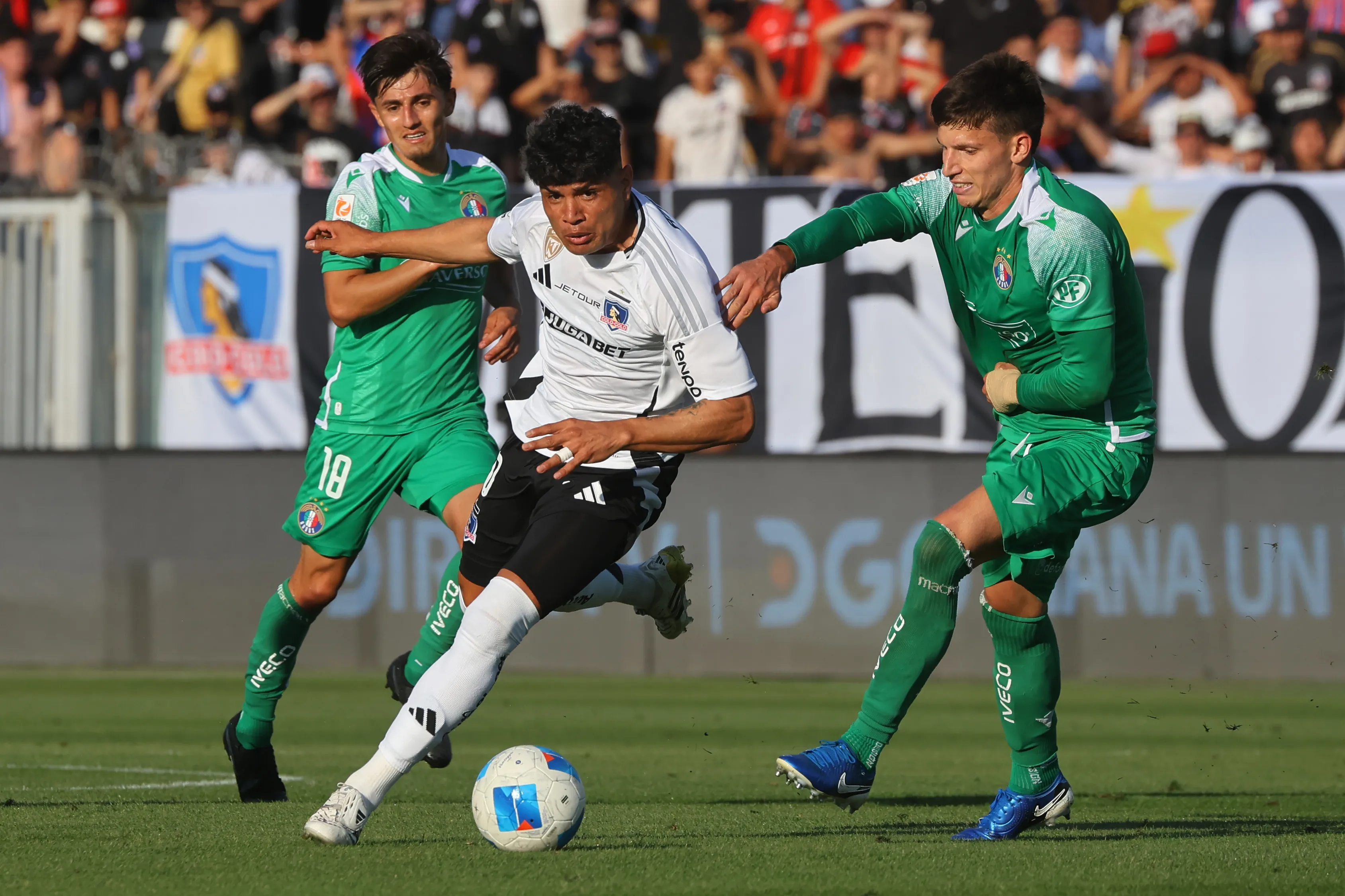 En Colo Colo reciben un duro golpe por parte de Audax Italiano | FOTO: Jonnathan Oyarzun/Photosport