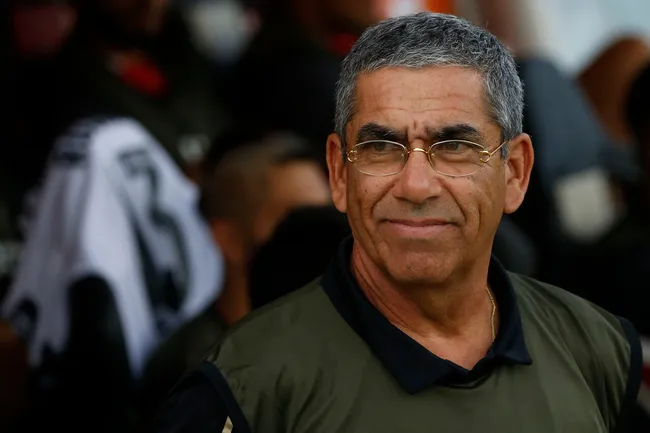 Gualberto Jara hizo pedazos el planteamiento de Fernando Ortiz en el Superclásico (Photosport).