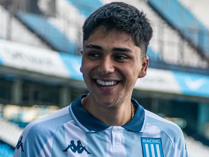 Damián Pizarro debuta a lo crack en Racing con asistencia de taquito