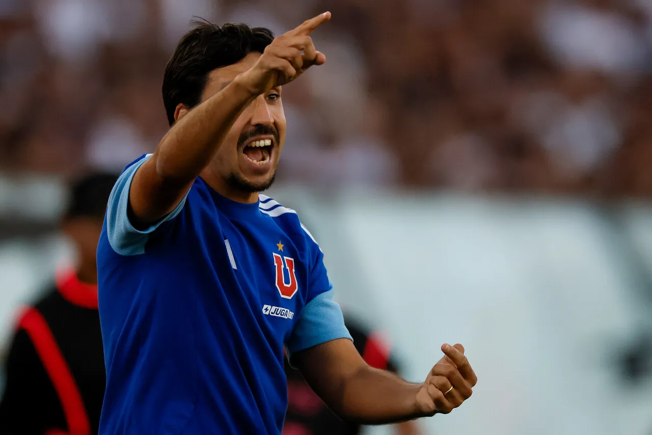 Paqui ensayó penales en la U. | Foto: Photosport