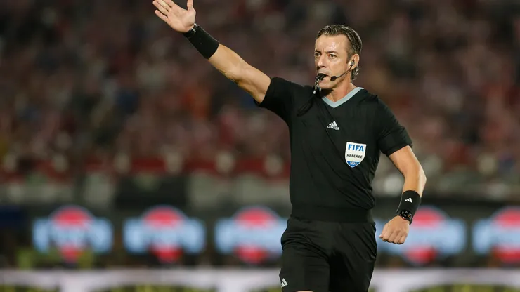 Raphael Claus será el juez principal del encuentro.
