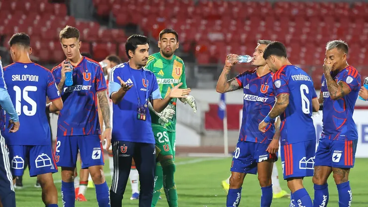 Rafael Olarra, exjugador azul, se hastió del desempeño del actual DT de la U (Foto: Photosport)