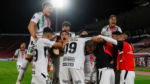 Palestino dejó fuera de torneos internacionales a Universidad de Chile.