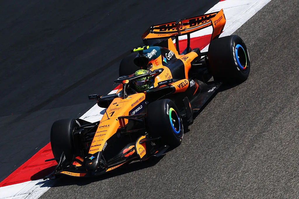 Lando Norris estrena el número 1 tras ser el campeón en 2025. (Foto: Mark Thompson/Getty Images)