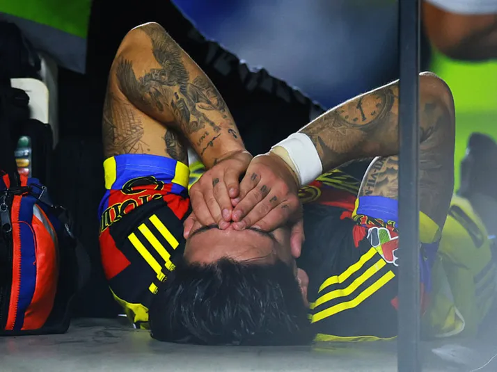 Peor de lo pensado: los meses que Víctor Dávila estará fuera de las canchas