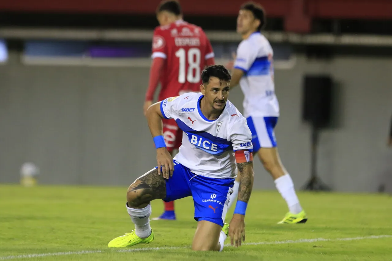De la mano de Zampedri, la UC buscará un nuevo triunfo en el torneo. | Foto: Photosport