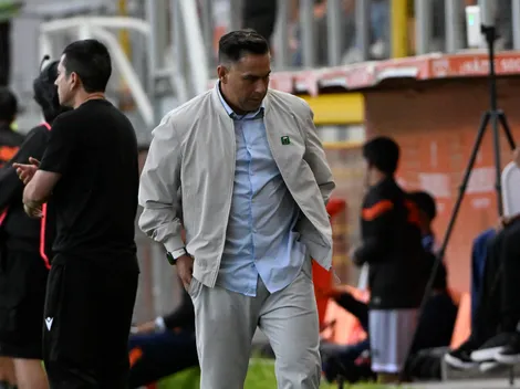 Arturo Sanhueza recula y vuelve a considerar a delantero cortado