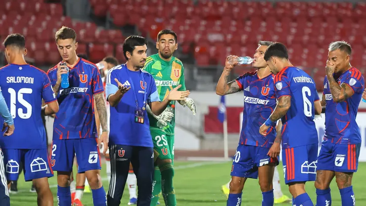 Israel Poblete sacó la voz en el camarín de Universidad de Chile.