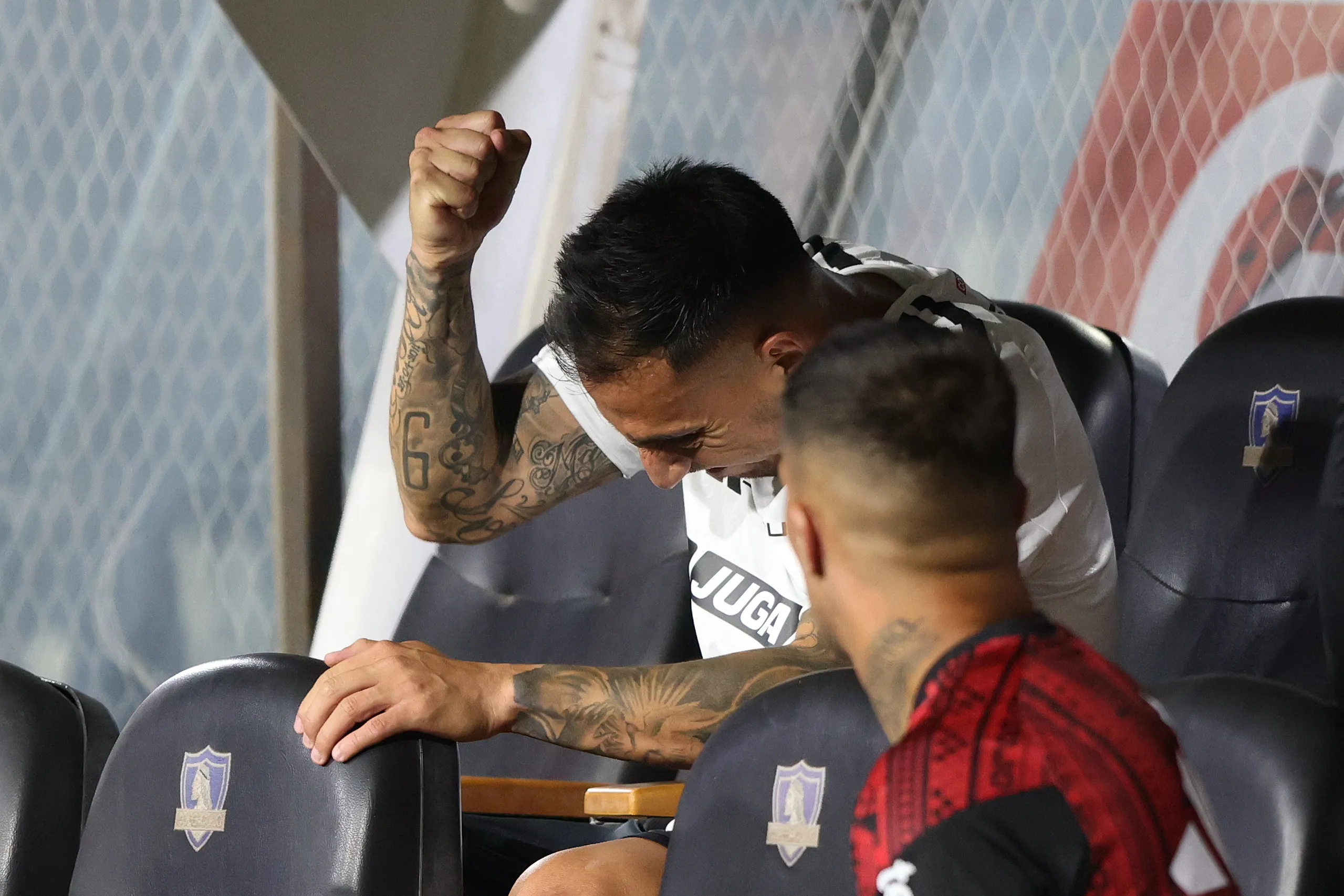 Javier Correa sigue ganándose el repudio del hincha albo | FOTO: Felipe Zanca/Photosport