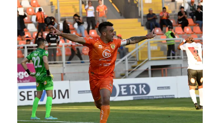 Gustavo Gotti fue el héroe de Cobreloa en la goleada sobre Curicó Unido.
