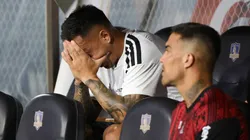 Javier Correa fue blanco de críticas por parte de la hinchada alba (Foto: Photosport)