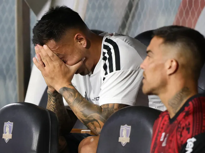 "Va a tener que comerse la banca...": la opinión de la hinchada alba sobre Javier Correa