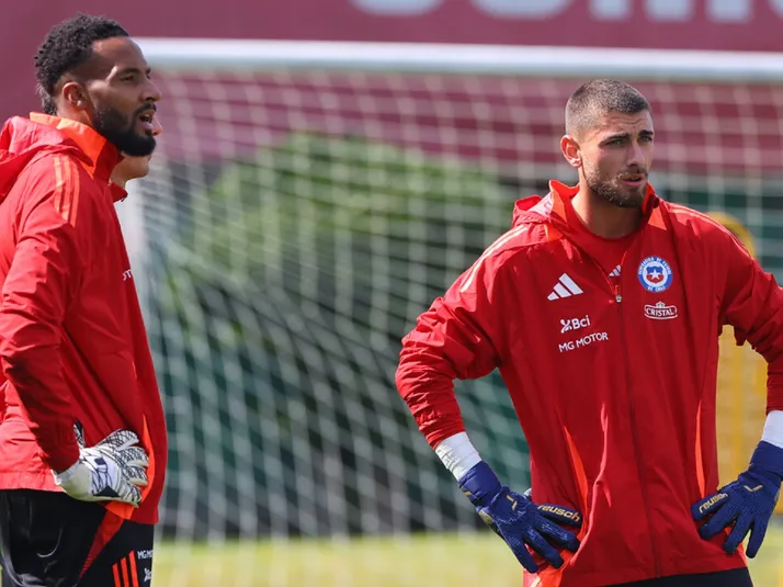 Impacto en La Roja: golero promesa de Chile podría ir a jugar el Mundial con otra selección
