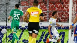 El golero de los Azules fue el blanco de las críticas en la primera parte frente al Campanil. (Foto: Photosport)