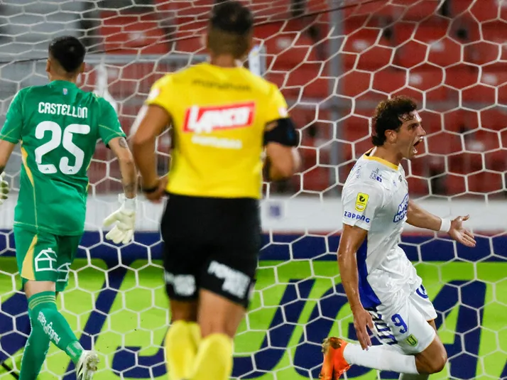 "Nunca me harán quererte": hinchas de la U despedazan a este jugador en el 1t ante U. de Conce
