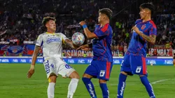 La polémica jugada se dio sobre el final del encuentro y dejó a los Azules completamente indignados (Foto: Photosport)