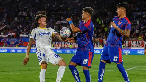 La polémica jugada se dio sobre el final del encuentro y dejó a los Azules completamente indignados (Foto: Photosport)