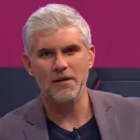 "Me contaron que...": Manuel de Tezanos deja la embarrada en la U