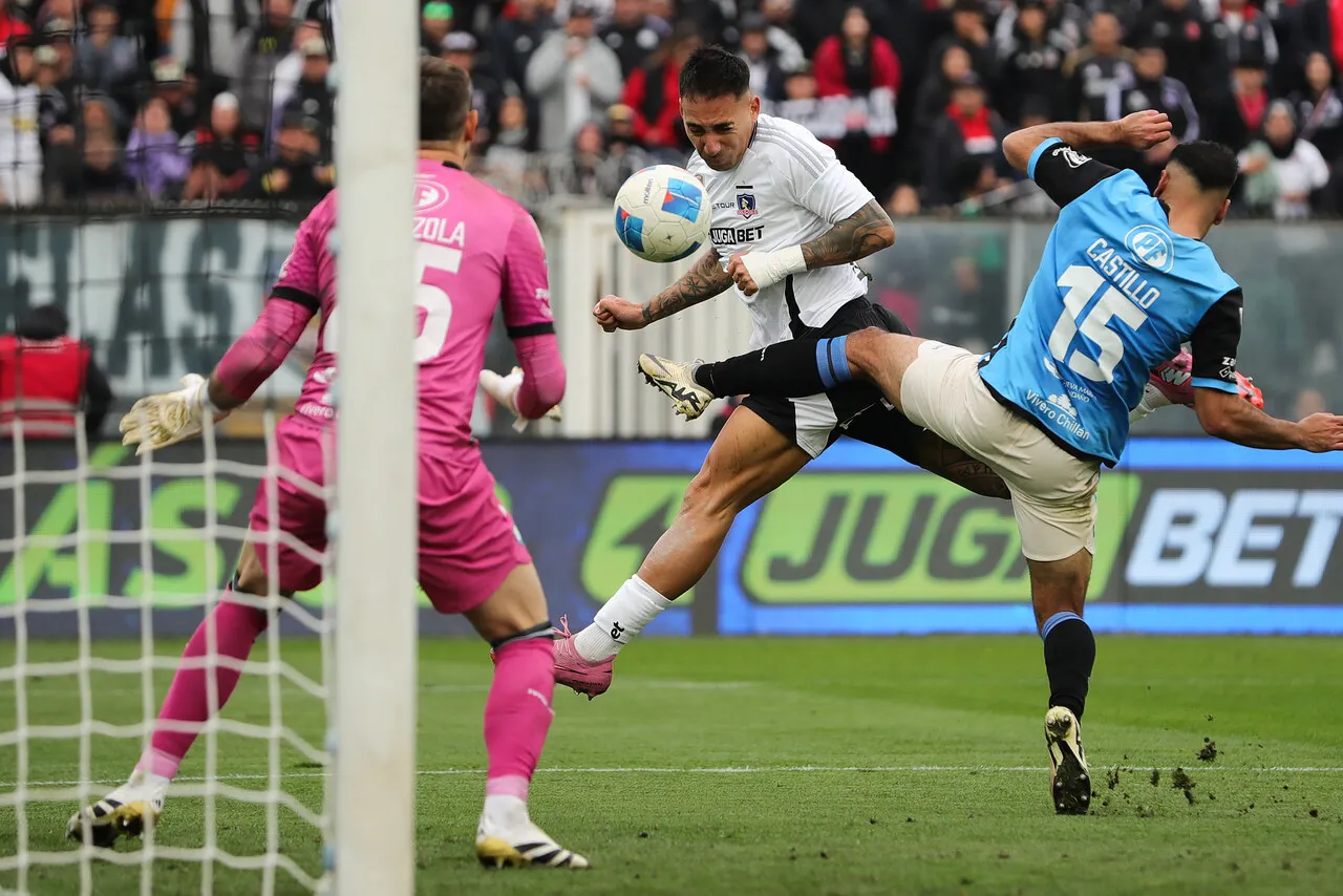 Albos y Acereros chocan el próximo lunes a contar de las 20:30 horas. (Foto: Photosport)