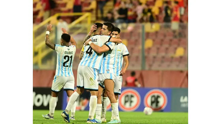 Magallanes sorprende a Unión Española.