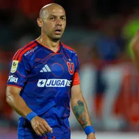 Sufre la U: Oficializan el castigo a Marcelo Díaz tras ver la tarjeta roja
