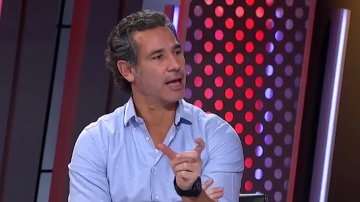 Poli apuntó con todo contra jugador de la U.