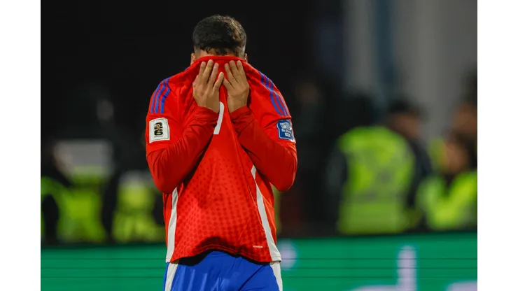 Este jugador sufrió una nueva lesión y será baja en la Selección Chilena.