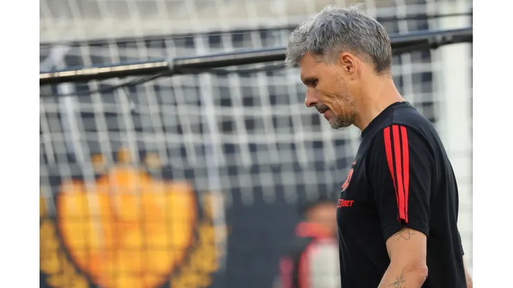 Nuevos dolores de cabeza para Ortiz en Colo Colo.