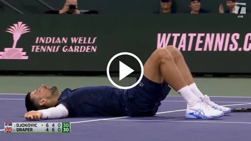 La impactante imagen de Novak Djokovic exhausto en el suelo de Indian Wells.