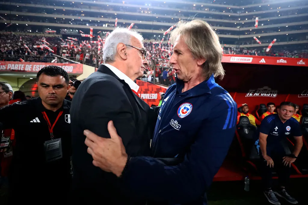 En 2023 y al mando de Perú, Fossati enfrentó a La Roja de Ricardo Gareca (Getty Images).