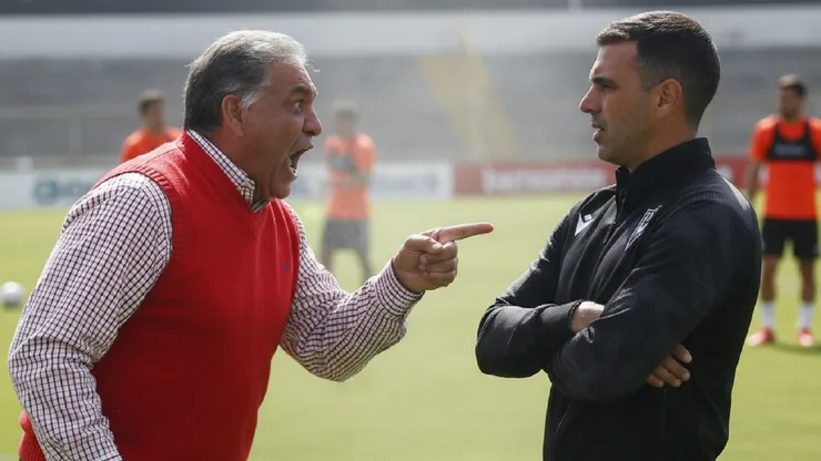 Reinaldo Sánchez le dejó un claro mensaje al DT del primer equipo Caturro. (Foto generada con IA)
