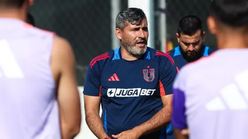 Jhon Valladares debutará al mando de la U tras la salida de Francisco Meneghini.