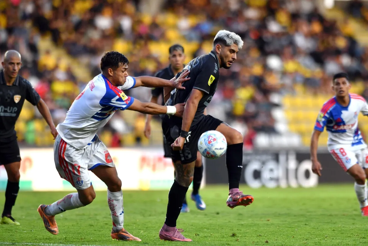 Coquimbo se quedó sin pan ni pedazo ante la U. | Foto: Photosport