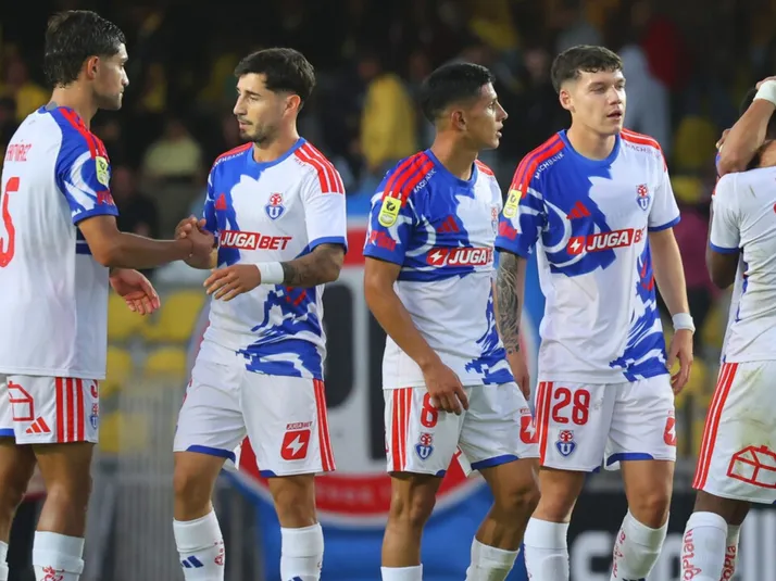 "No quiero ser mal pensado": Sugieren que hubo cama a Paqui en la U