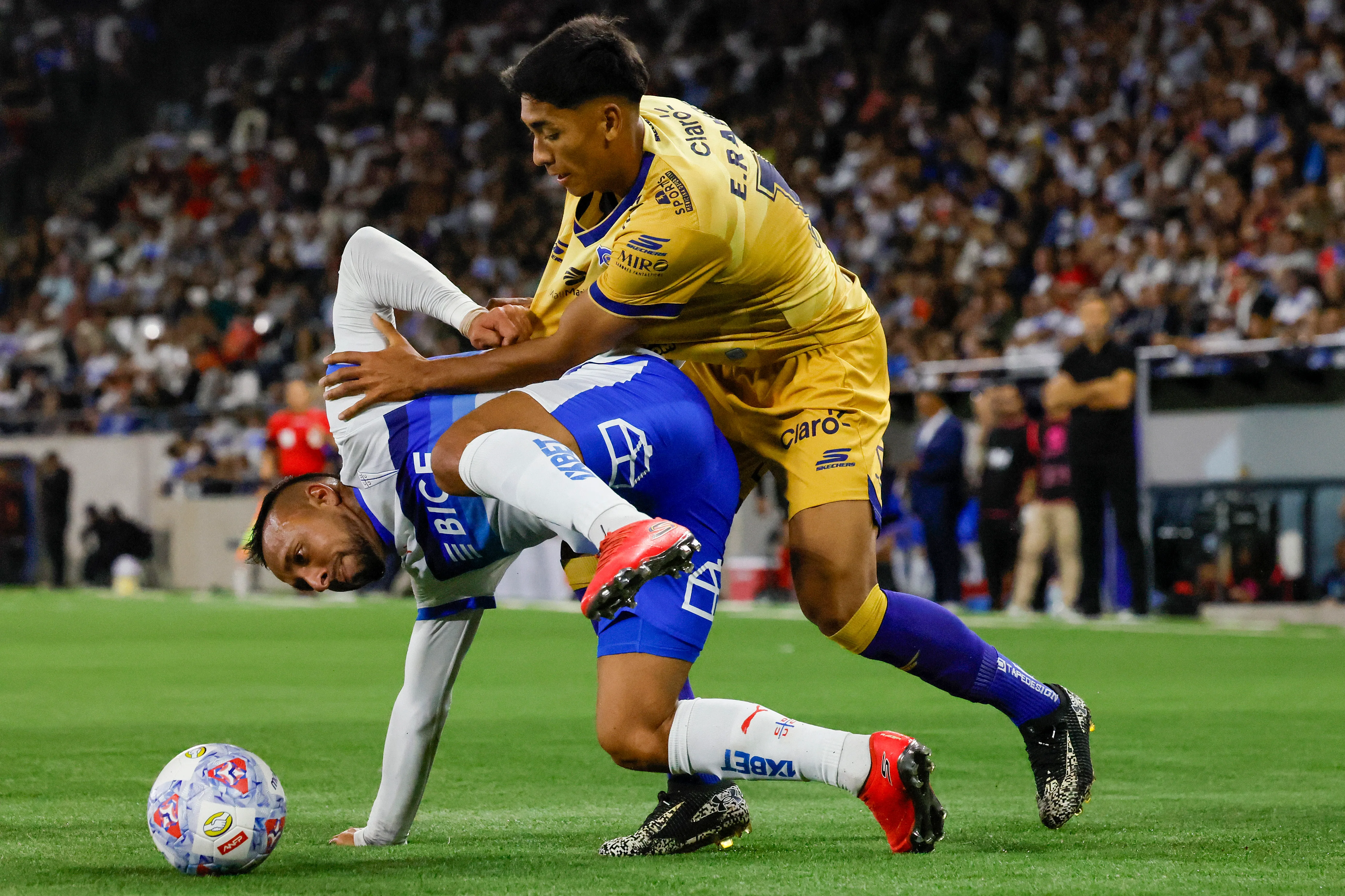Bernardo Cerezo es cuestionado en la UC
