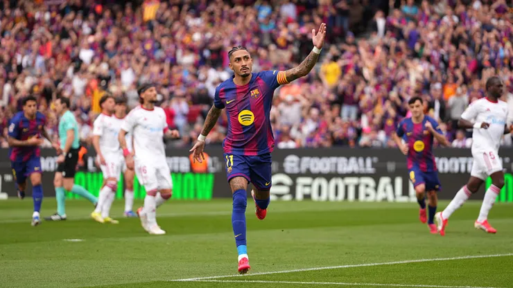 Raphinha anotó un triplete para el Barcelona.
