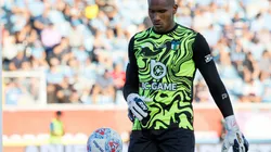 Omar Carabali debe decidir si juega o no por la selección de Ecuador.