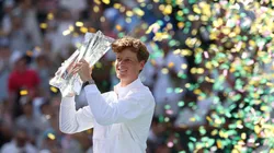 Jannik Sinner recortó distancia con Carlos Alcaraz en la cima del ranking ATP.