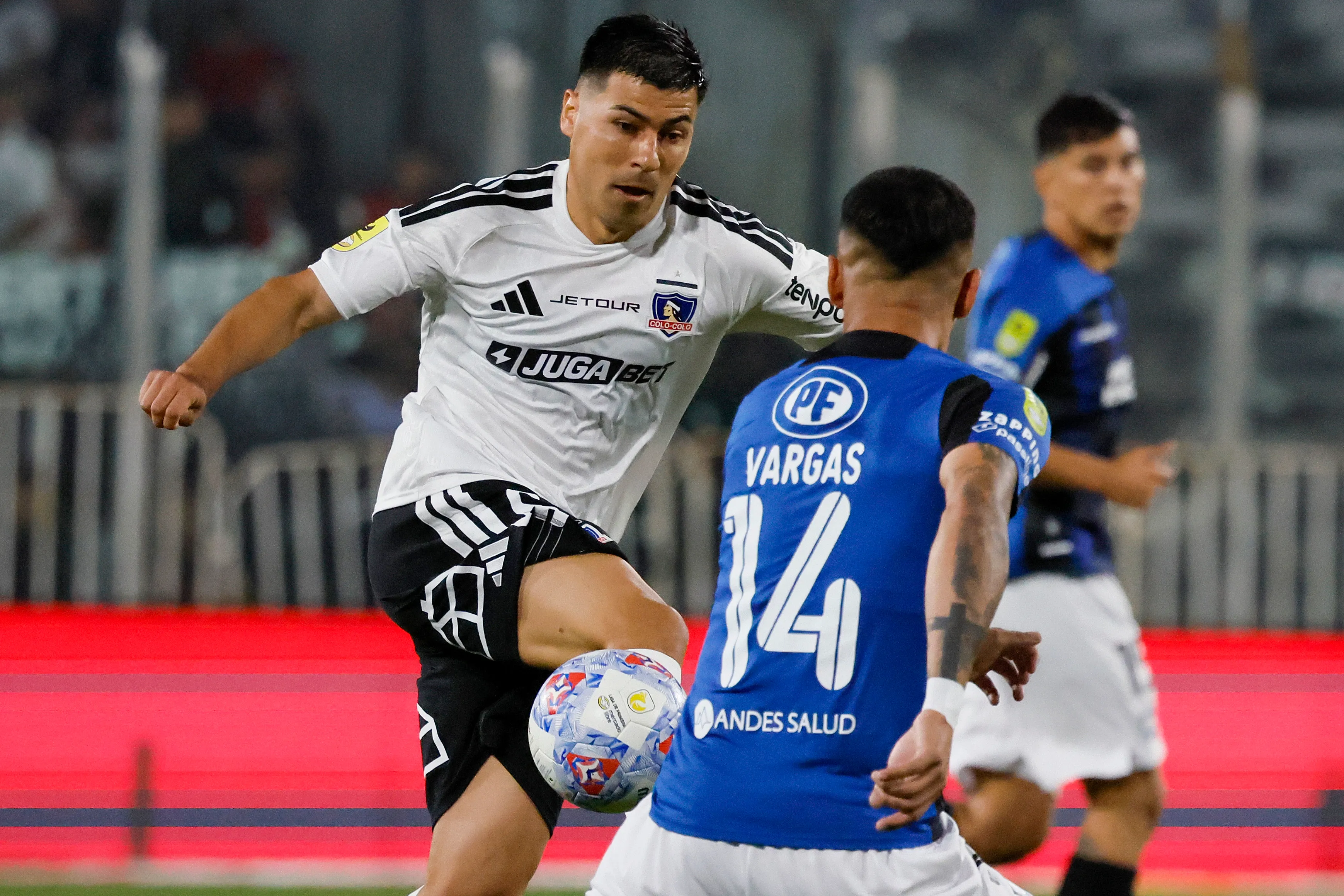 El nivel de Tomás Alarcón no termina de convencer del todo a los hinchas albos | FOTO: Andres Pina/Photosport