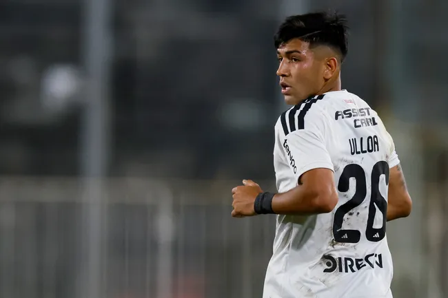 Ortiz está orgulloso por Ulloa | Foto: Photosport