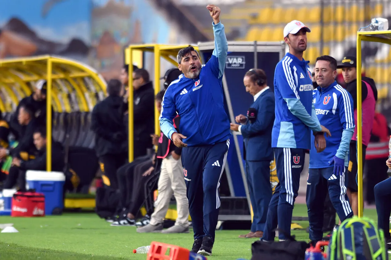 Rivarola no le cierra la puerta al continuidad de Valladares | Foto: Photosport